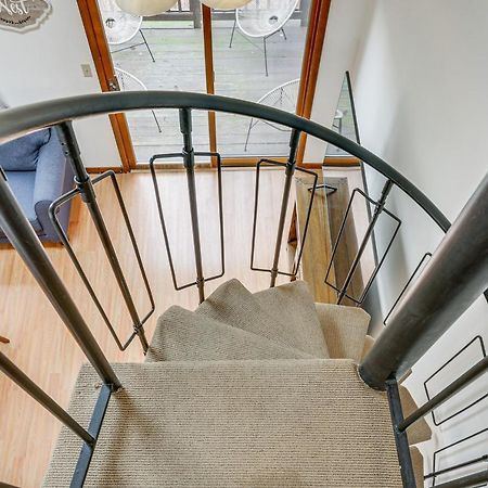Vernon Township Condo With Balcony Near Ski Lifts! Luaran gambar