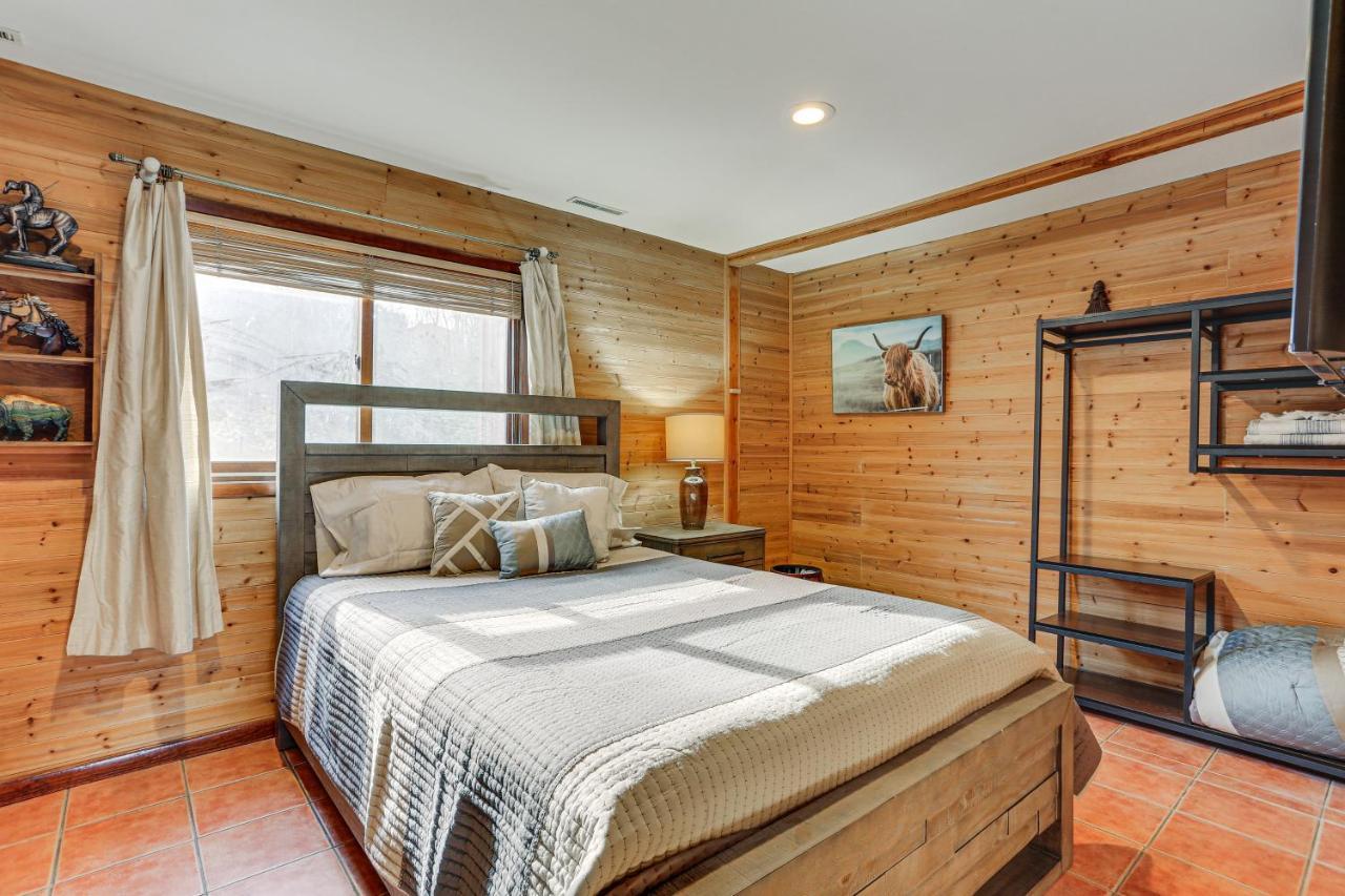 Vernon Township Condo With Balcony Near Ski Lifts! Luaran gambar