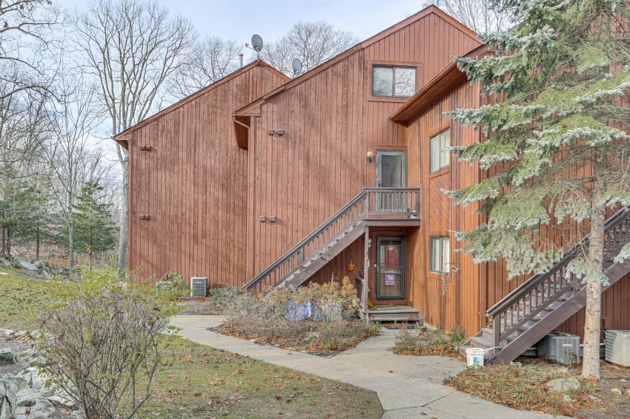 Vernon Township Condo With Balcony Near Ski Lifts! Luaran gambar