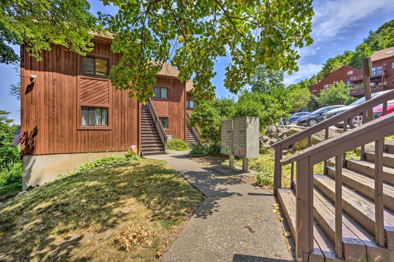 Vernon Township Condo With Balcony Near Ski Lifts! Luaran gambar