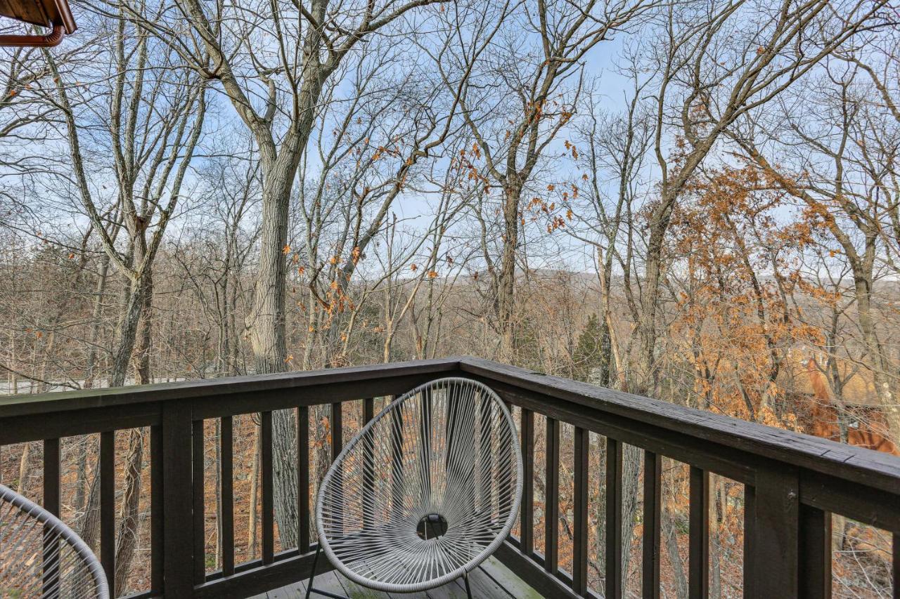 Vernon Township Condo With Balcony Near Ski Lifts! Luaran gambar