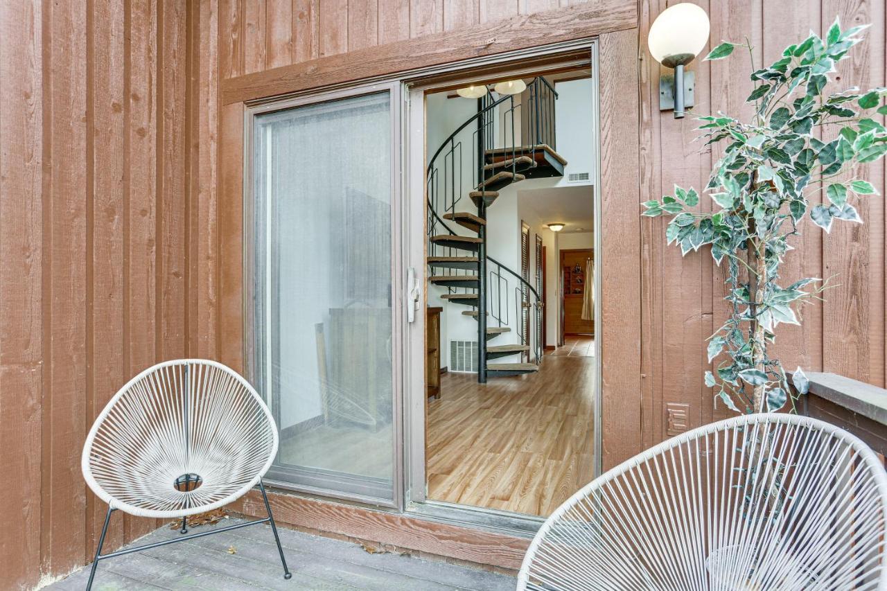Vernon Township Condo With Balcony Near Ski Lifts! Luaran gambar