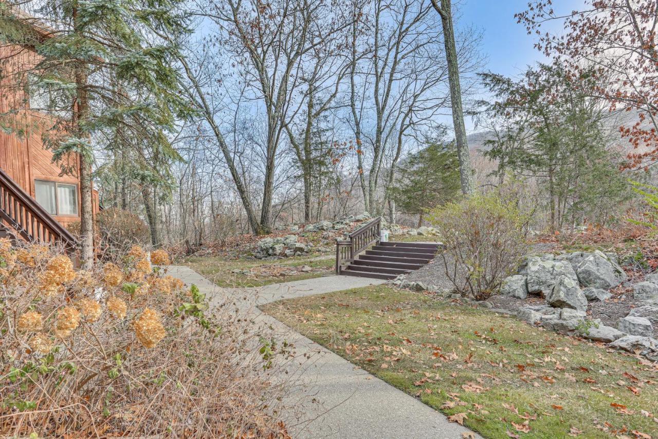 Vernon Township Condo With Balcony Near Ski Lifts! Luaran gambar
