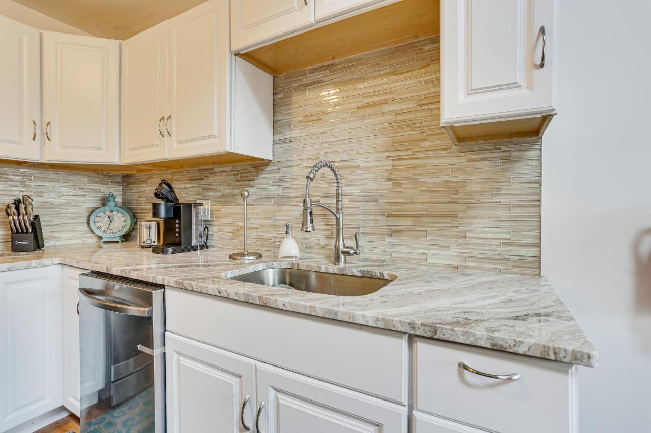 Vernon Township Condo With Balcony Near Ski Lifts! Luaran gambar